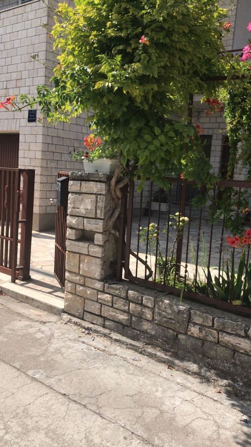 Apartman Mila Kaštela Exterior foto